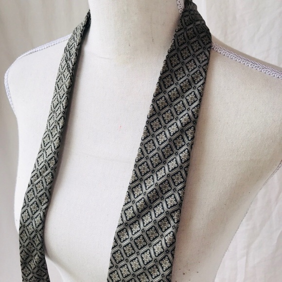 Stafford Tie - Picture 2 of 4